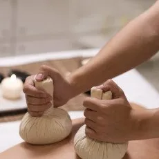 Массаж травяными мешочками Целебная нирвана