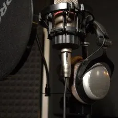 Студийная запись песни клипа в подарок