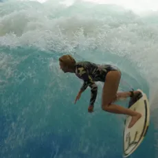 Серфинг на искусственной волне