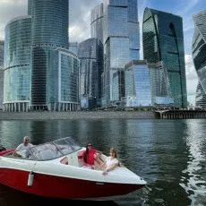 Прогулка по центру города на катере Стремительный