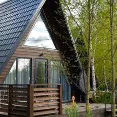 Дизайнерский дом A-frame в глэмпинге На краю света