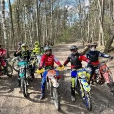 Заезд на питбайке