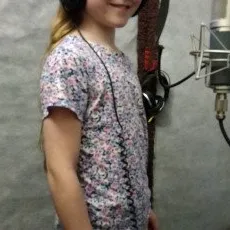 Запись песни детьми (1-2 песенки для детей от 5 до 10 лет)