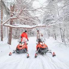 Катание на канадских снегоходах