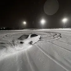 Обучение зимнему дрифту на авто