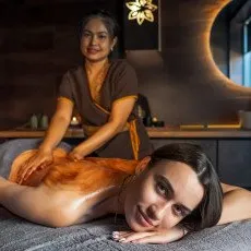 Лечебный массаж с тайским бальзамом