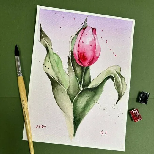Акварельная живопись тюльпана с розовыми лепестками и зелеными листьями на зеленом фоне