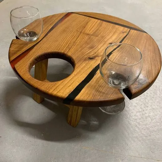 Креативный деревянный столик с местами для бокалов, идеальный для вечеринок и отдыха