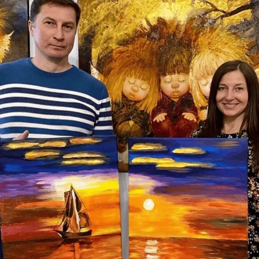 Художники представляют свои работы на выставке живописи в уютной галерее, где царит вдохновение и творчество