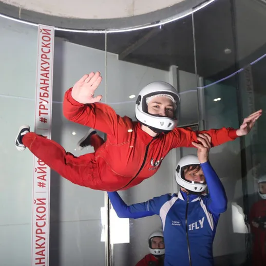 Тренировка в воздушном тоннеле в Курске: опытные инструкторы помогают новичкам