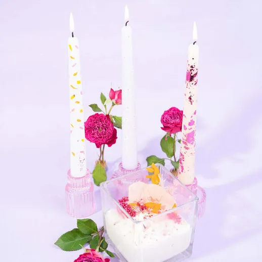 Украшение с розами и свечами для романтического вечера