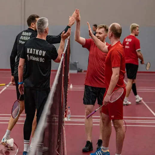 Шаровидный вечер с соревнованиями по бадминтону в спортивном зале Кимкинского БК, Россия