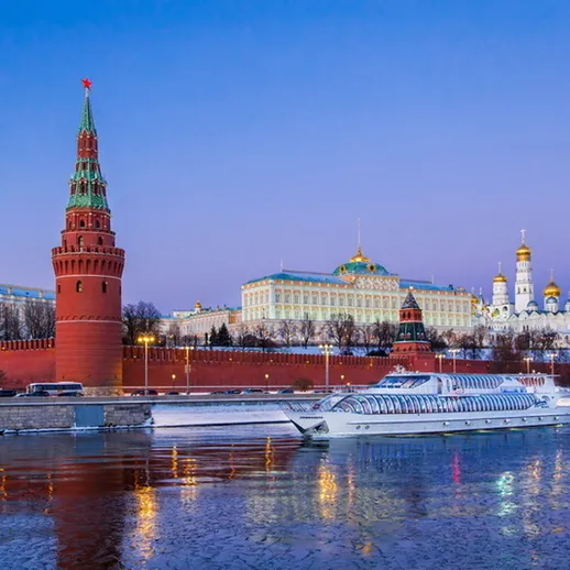 Красная площадь и Кремль на фоне зимнего заката, Москва