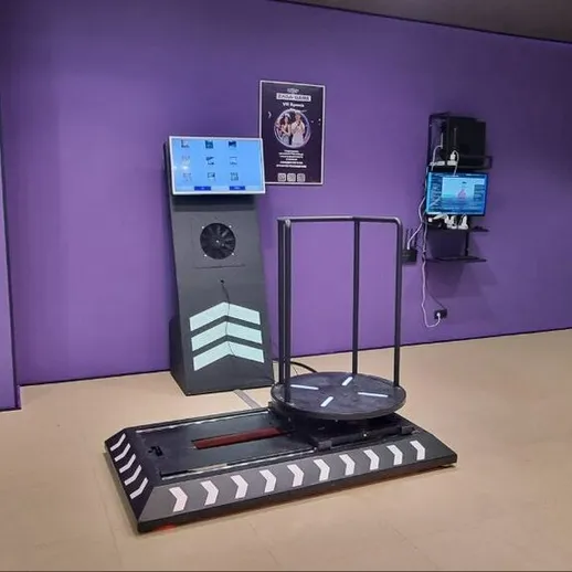 Новый игровой автомат в игровом центре в современном развлекательном комплексе