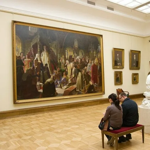 Посещение художественного музея в Москве, где выставляются произведения классических и современных художников