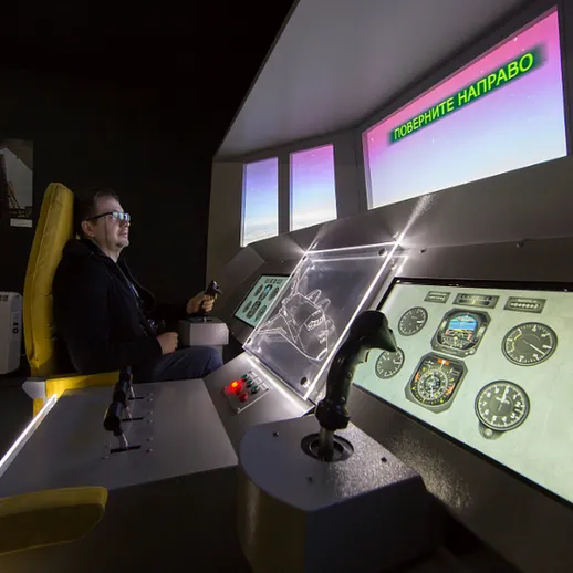 Моделирование управления летательным аппаратом в учебном центре